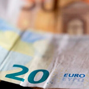 La 'aldea gala' del efectivo en Europa intenta ahora fomentar las tarjetas