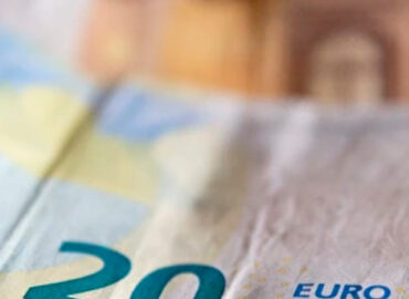 La 'aldea gala' del efectivo en Europa intenta ahora fomentar las tarjetas