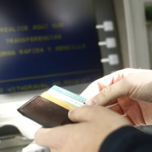 Cajeros automáticos tendrán cambios a la hora de sacar dinero en efectivo y usuarios podrán ver pronto la nueva función.