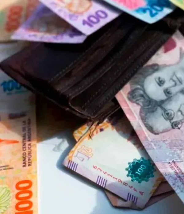 El uso de efectivo cayó a su nivel más bajo en casi cinco años en Argentina, según el BCRA.