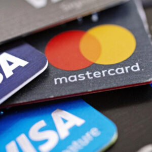 Gran Bretaña teme que Donald Trump destruya el sistema de pagos con tarjetas de crédito y busca una alternativa