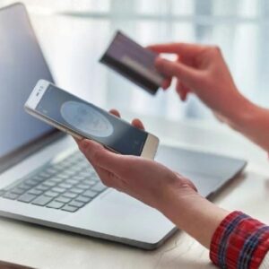 Pagos digitales se consolidan en Chile: se realizan 435 en promedio al año.